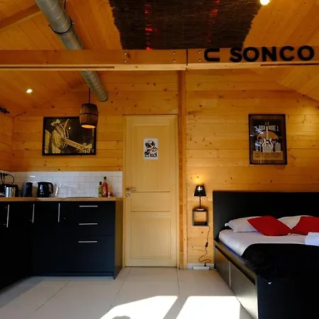 - La Maisonnette De Anne *