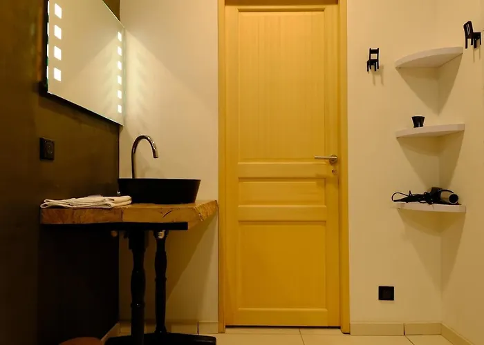 - La Maisonnette De Anne Daire