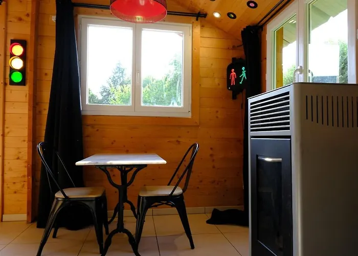 - La Maisonnette De Anne *